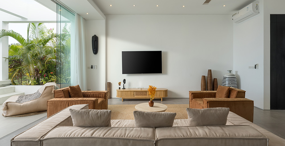 Golden Lotus - The Flourish Villa - Restful living area